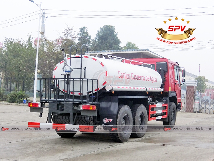 10,000 litres Off-road Water Tanker Truck Sinotruk - RB
